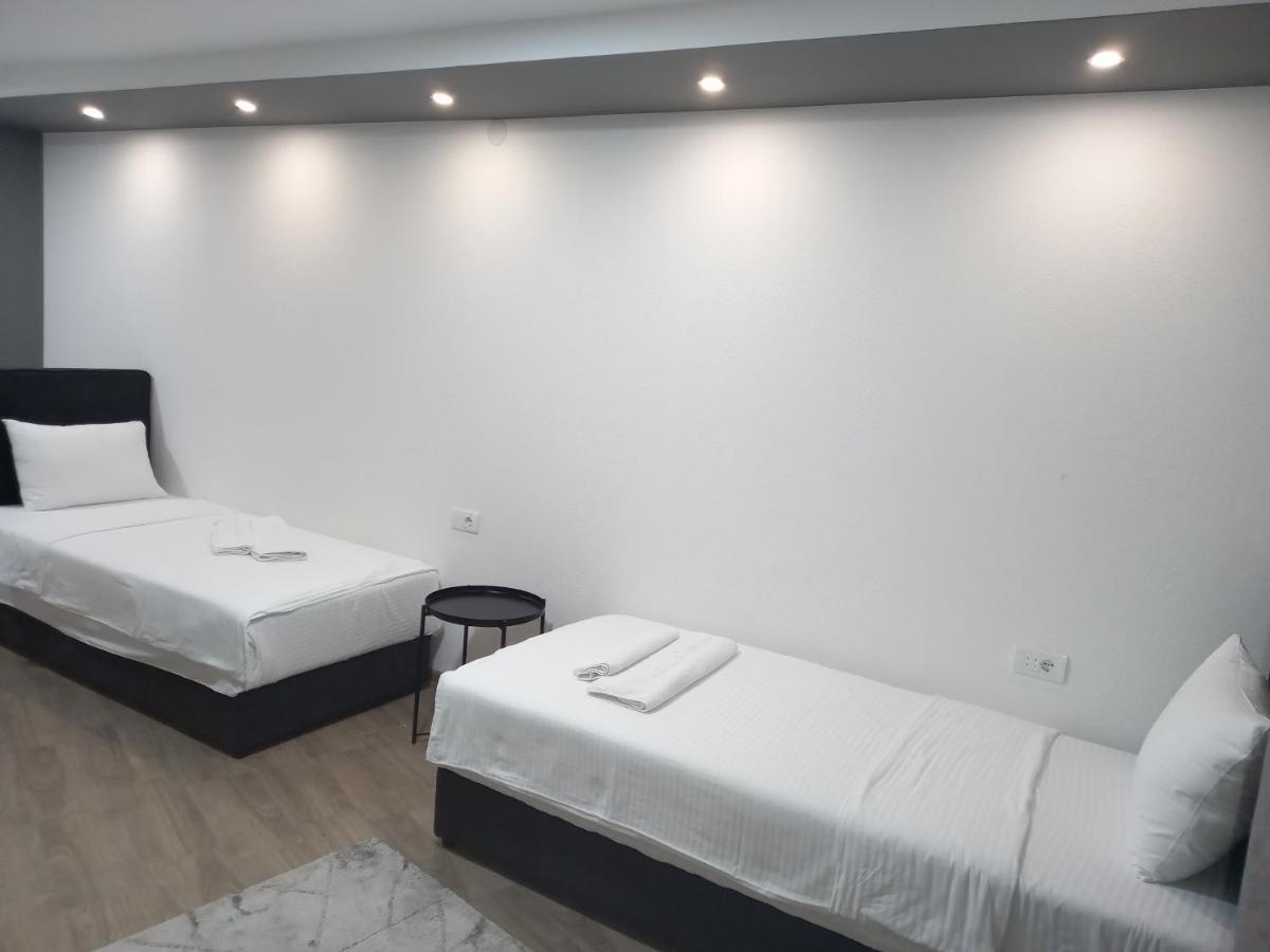 Prenociste Srebrno Jezero Hotel Veliko Gradište Exterior foto